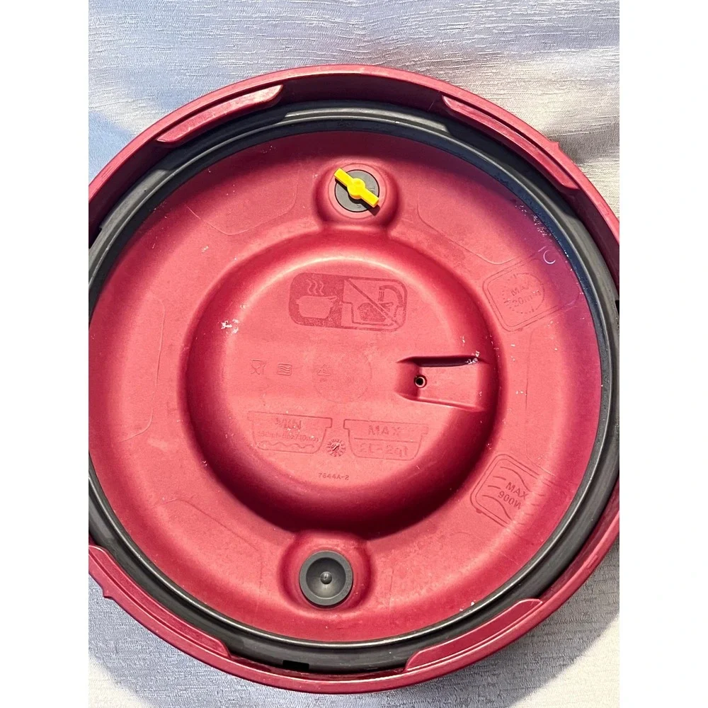 Tupperware Microwave Pressure Cooker 3L 3.2Qt Cranberry Red 7643A-2 Locking Lid